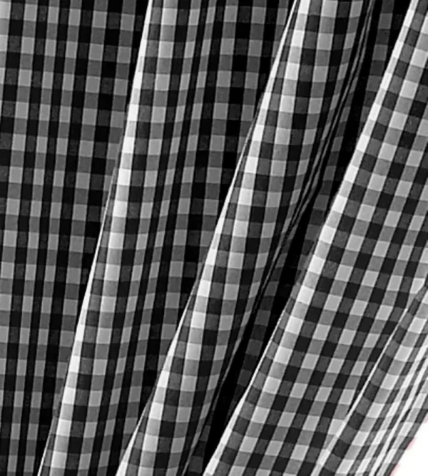 Classic Gingham Kitchen Curtains – Set of 2 - Image 2