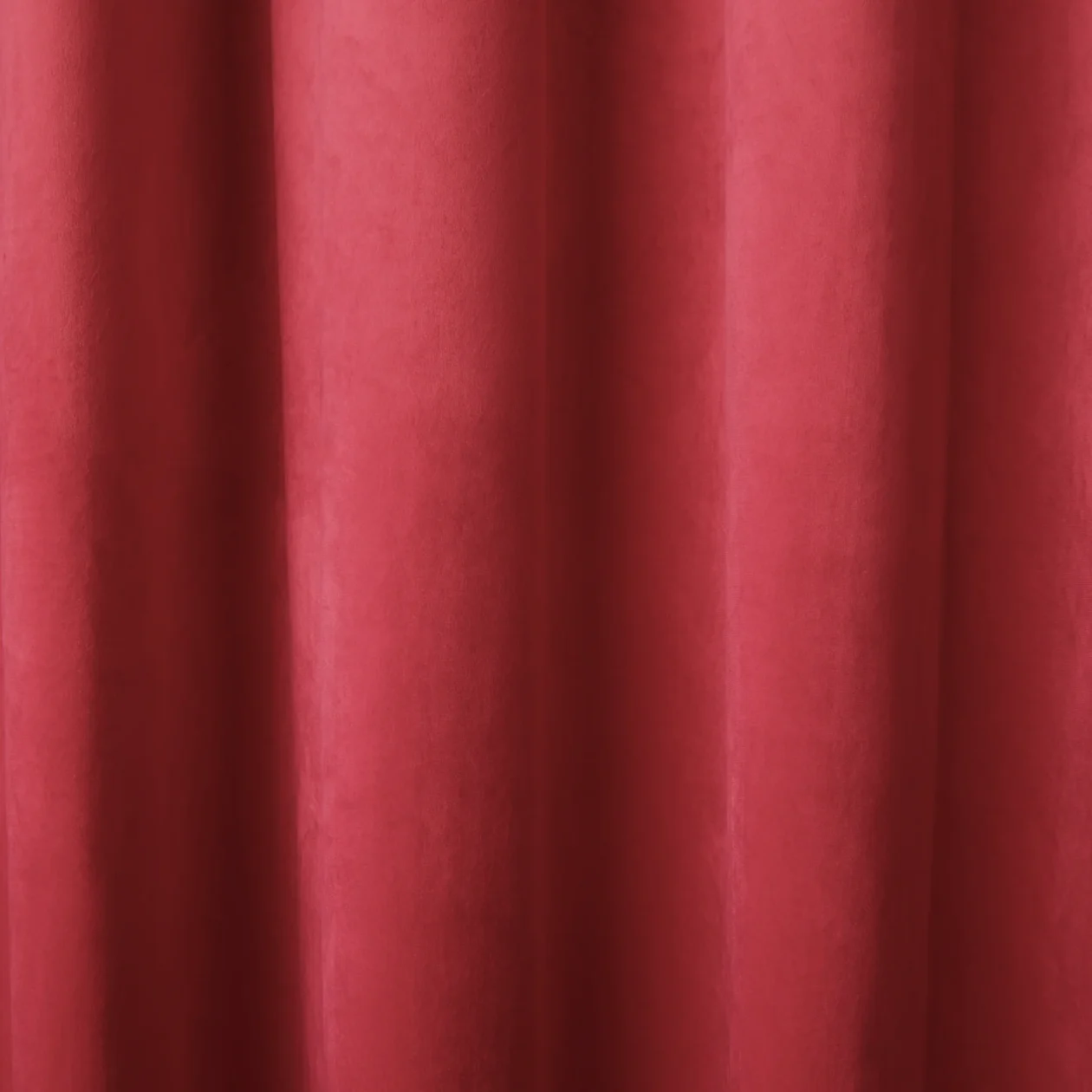 Laurence Llewelyn-Bowen Montrose Ready Made Eyelet Curtains Claret